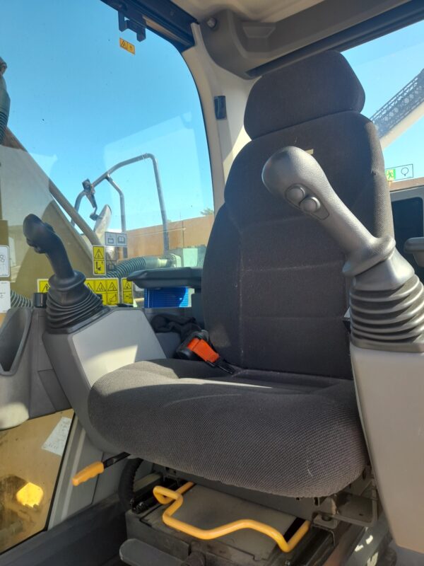320GC - Image 7
